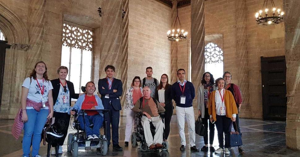 Foreign Bligos Posan with Accessible Equipment Madrid in a Trip in Valencia